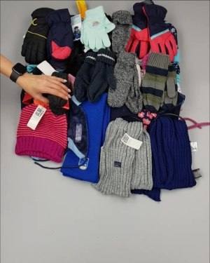 Фотография  788 - Шапки, шарфы, перчатки детские СТОК#3 кг, ЛОТ №2452 оптом в Кирове и Кировской области