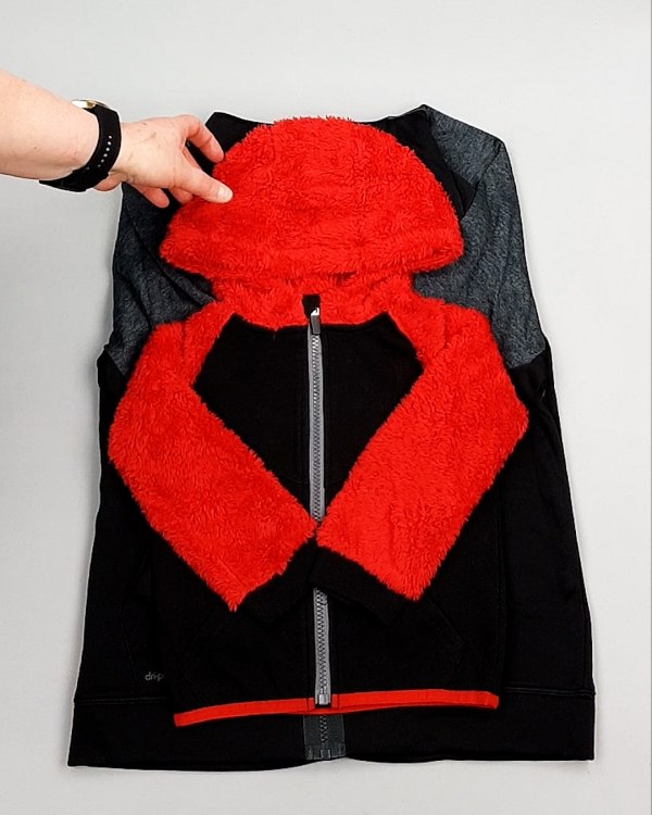 Фотография  198 - Спортивные костюмы дети CAN#6 кг оптом в Кирове и Кировской области