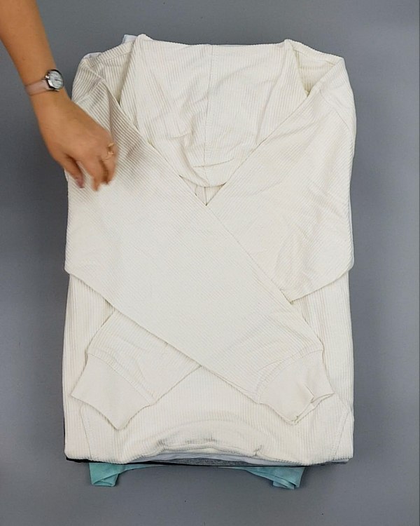 Фотография  189 - HOODIE CAN 084#10 кг, ЛОТ №7034 оптом в Кирове и Кировской области