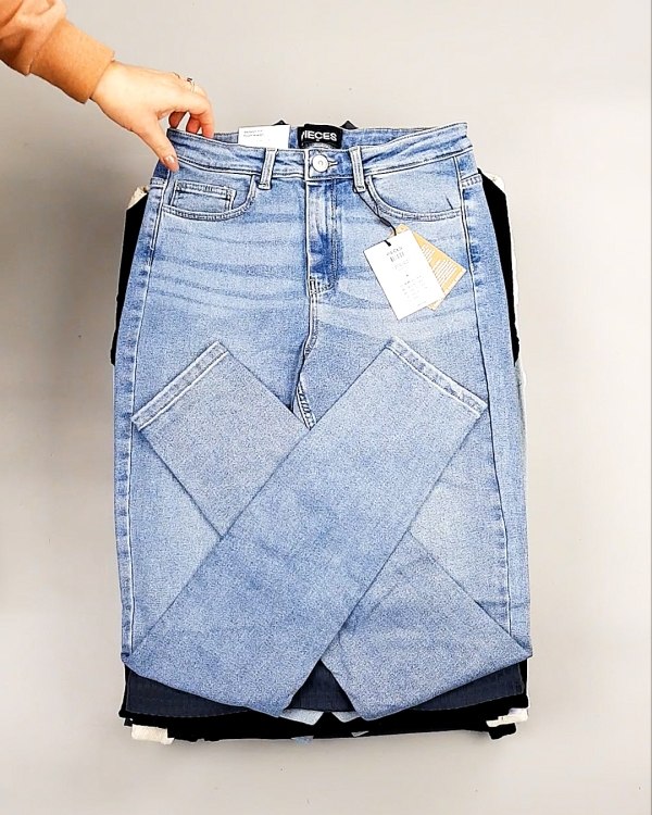 Фотография  794 - PIECES Winter mix 104#15 кг, ЛОТ №7379 оптом в Кирове и Кировской области