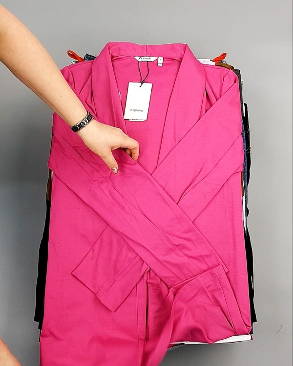 Фотография  922 - Bestseller Summer mix 104#15 кг, ЛОТ №7494 оптом в Кирове и Кировской области