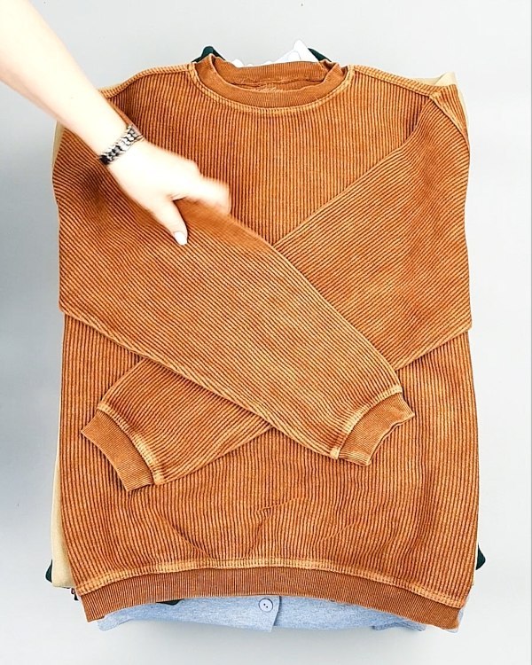 Фотография  764 - SWEATSHIRT CAN 084#10 кг, ЛОТ №7620 оптом в Кирове и Кировской области