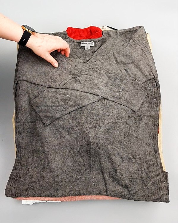 Фотография  726 - Джемпера СТОК CAN 084#7 кг, ЛОТ №7649 оптом в Кирове и Кировской области