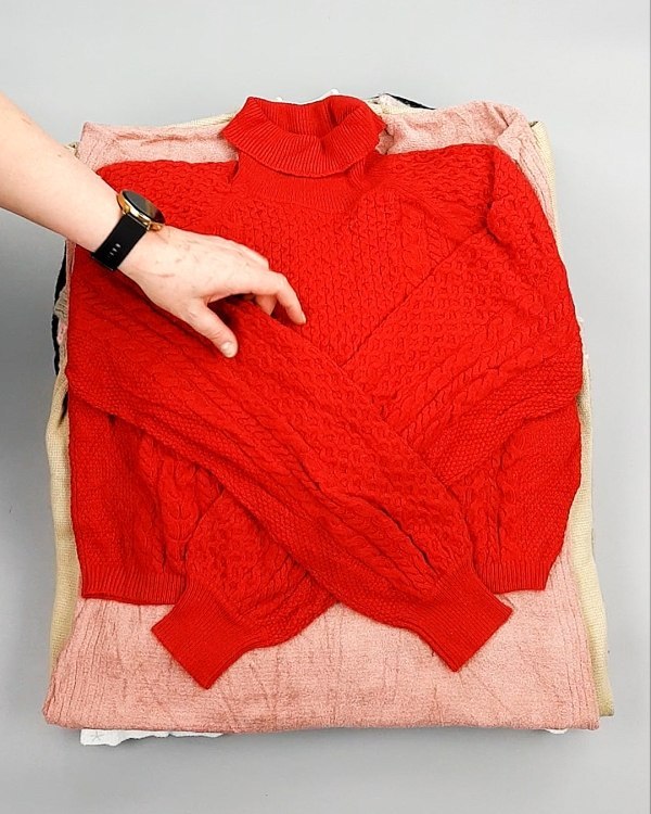 Фотография  408 - Джемпера СТОК CAN 084#7 кг, ЛОТ №7649 оптом в Кирове и Кировской области