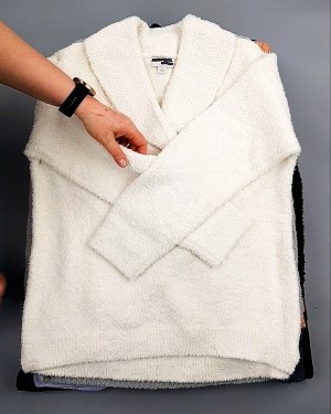 Фотография  199 - Джемпера СТОК CAN 084#7 кг, ЛОТ №7648 оптом в Кирове и Кировской области