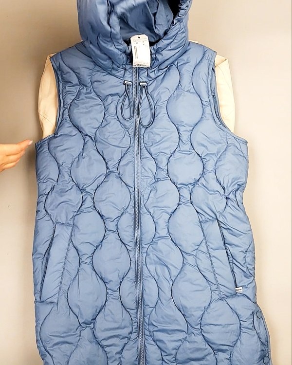 Фотография  509 - Верхняя одежда весна TOM TAILOR 124#7,8 кг, ЛОТ №7581 оптом в Кирове и Кировской области