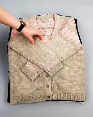 Фотография  142 - Джемпера СТОК CAN 084#7 кг, ЛОТ №7649 оптом в Кирове и Кировской области