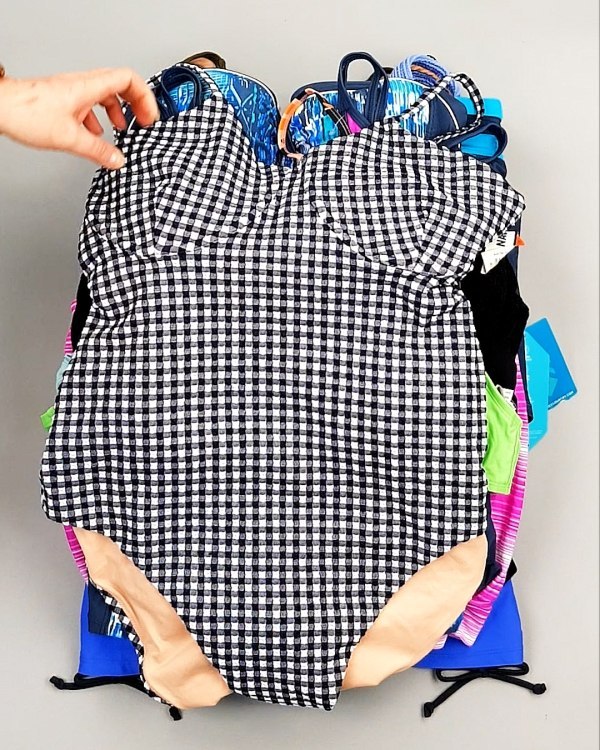 Фотография  555 - Купальники СТОК CAN 124#5 кг, ЛОТ №7689 оптом в Кирове и Кировской области