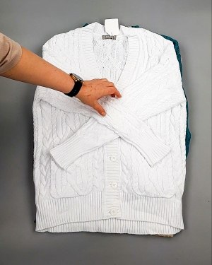 Фотография  379 - Джемпера СТОК CAN 084#7 кг, ЛОТ №7647 оптом в Кирове и Кировской области