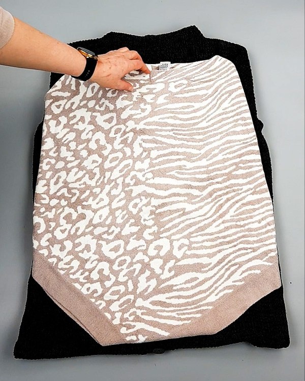 Фотография  833 - Джемпера СТОК CAN 084#7 кг, ЛОТ №7648 оптом в Кирове и Кировской области