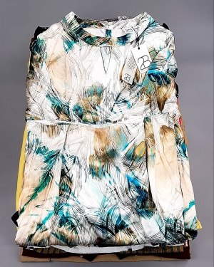 Купить DK, Bestseller + Summer mix#15 кг, ЛОТ №7926 оптом в Кирове и Кировской области