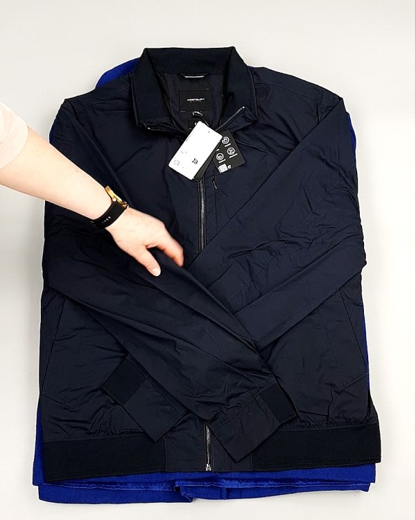 Фотография  228 - Ветровки м/ж C&A 025#10 кг, ЛОТ №7865 оптом в Кирове и Кировской области