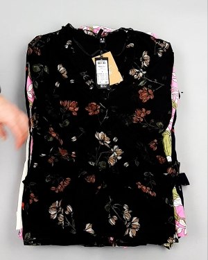 Фотография  590 - Блузки Bestseller 44#5 кг оптом в Кирове и Кировской области