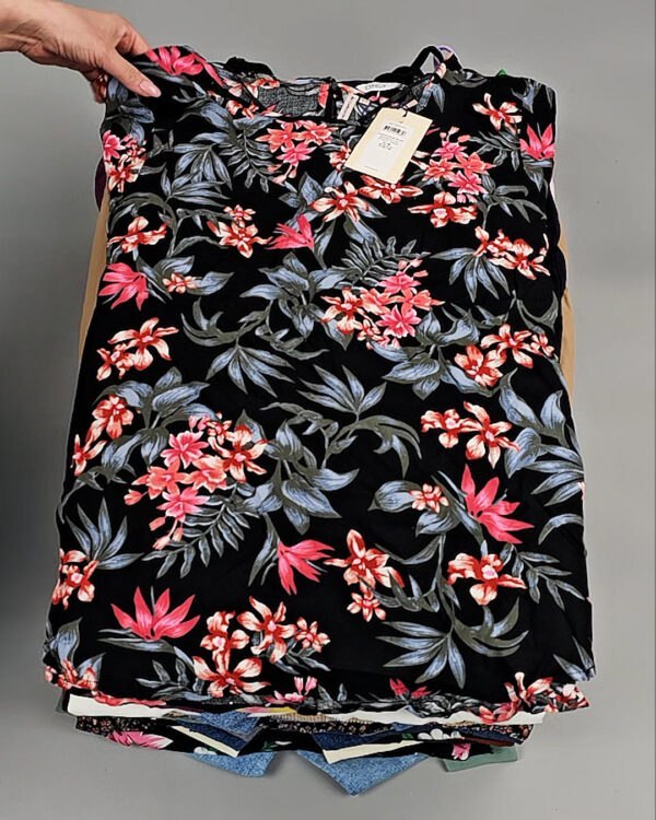 Фотография  245 - ONLY Summer mix 045#15 кг, ЛОТ №8455 оптом в Кирове и Кировской области