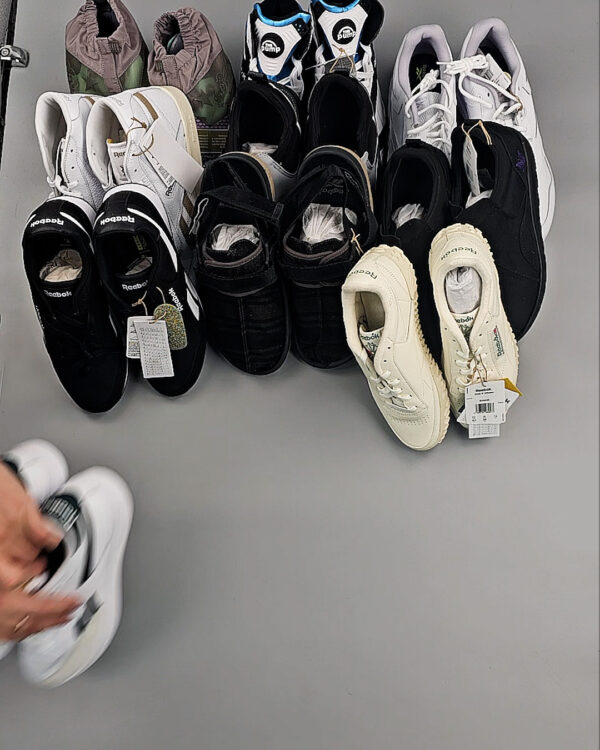 Фотография  461 - Кроссовки Reebok#23 шт, ЛОТ №8895 оптом в Кирове и Кировской области