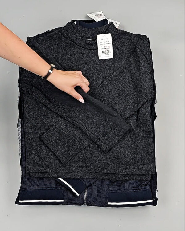 Фотография  893 - Толстовки Корея 085#7,4 кг, ЛОТ СТ-9235 оптом в Кирове и Кировской области