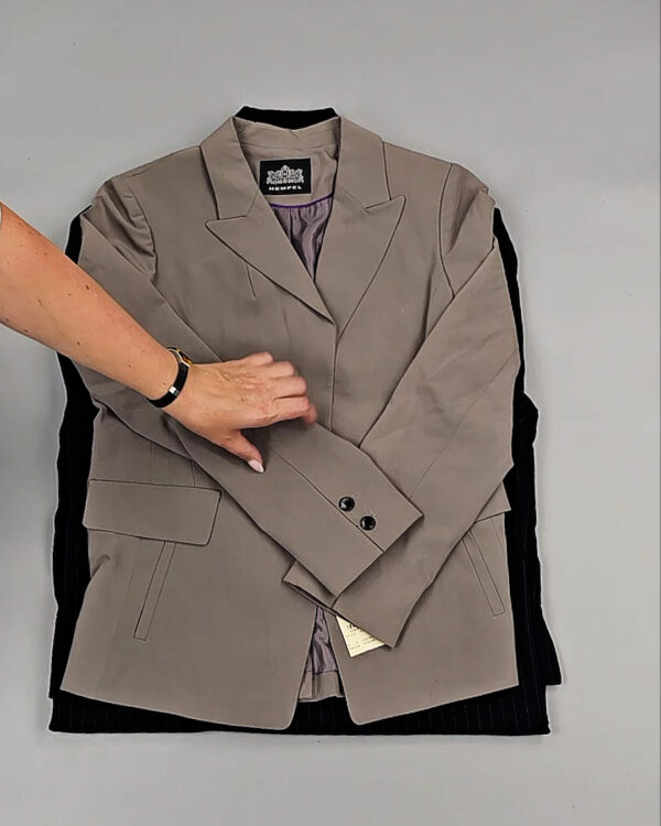 Фотография  968 - Жакеты Корея 085#10 кг, ЛОТ № СТ-9240 оптом в Кирове и Кировской области