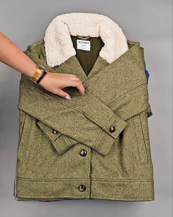 Фотография  845 - Ветровки женские CAN 104#12 кг оптом в Кирове и Кировской области