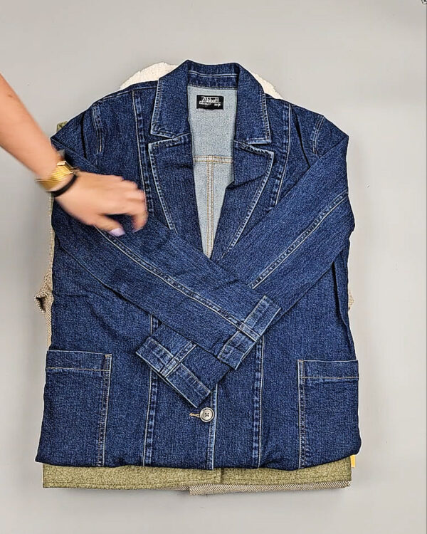 Фотография  766 - Ветровки женские CAN 104#12,5 кг, ЛОТ СТ-9404 оптом в Кирове и Кировской области