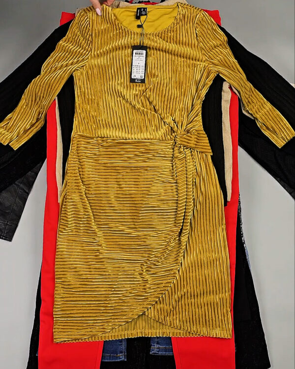 Фотография  879 - DK+Bestseller 085#16 кг, ЛОТ СТ-9952 оптом в Кирове и Кировской области